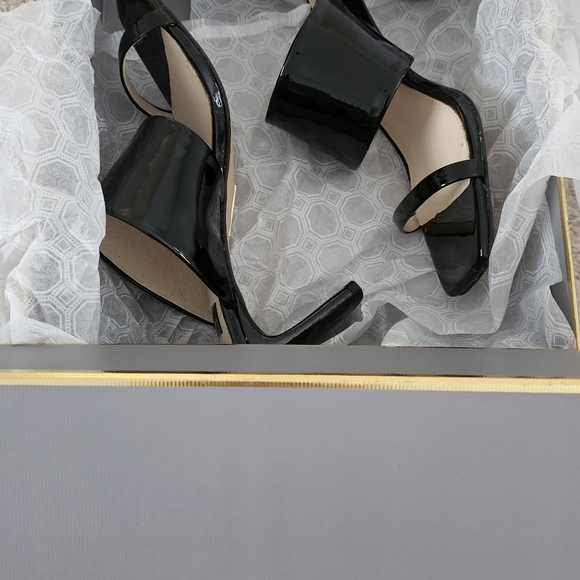 Louise et Cie Brand New Black Sandal - Picture 3 of 4